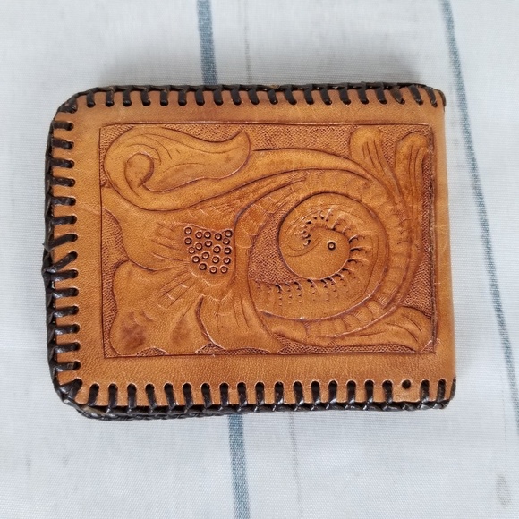 Vintage Handcrafted Tooled Leather Wallet Flower - Picture 2 of 6